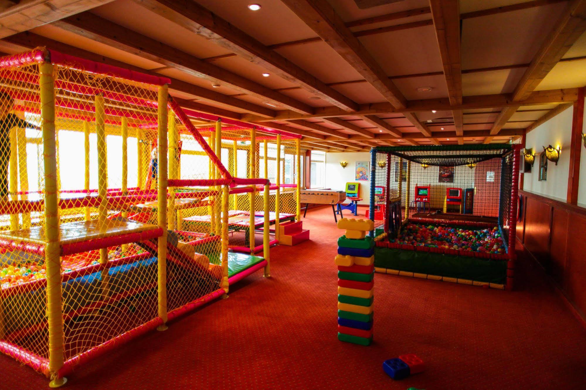 Amicitia Hotel Снек Екстер'єр фото